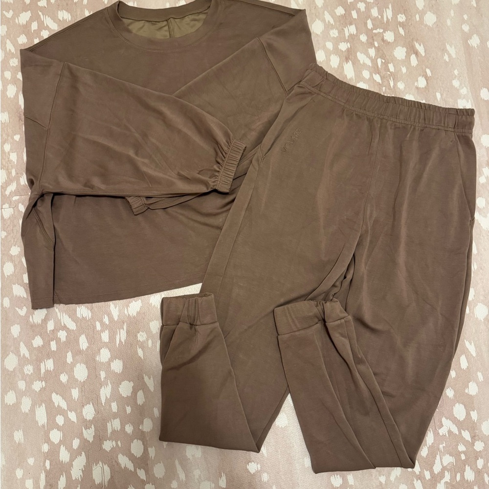 Volare Jet Set Sweatshirt and Joggers